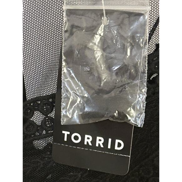 NWT Torrid Black Embroidered Peasant Long Sleeved Blouse Women's size 10 - Picture 3 of 5